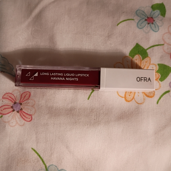 Ofra Liquid Lipstick in Deep Red - Picture 2 of 2